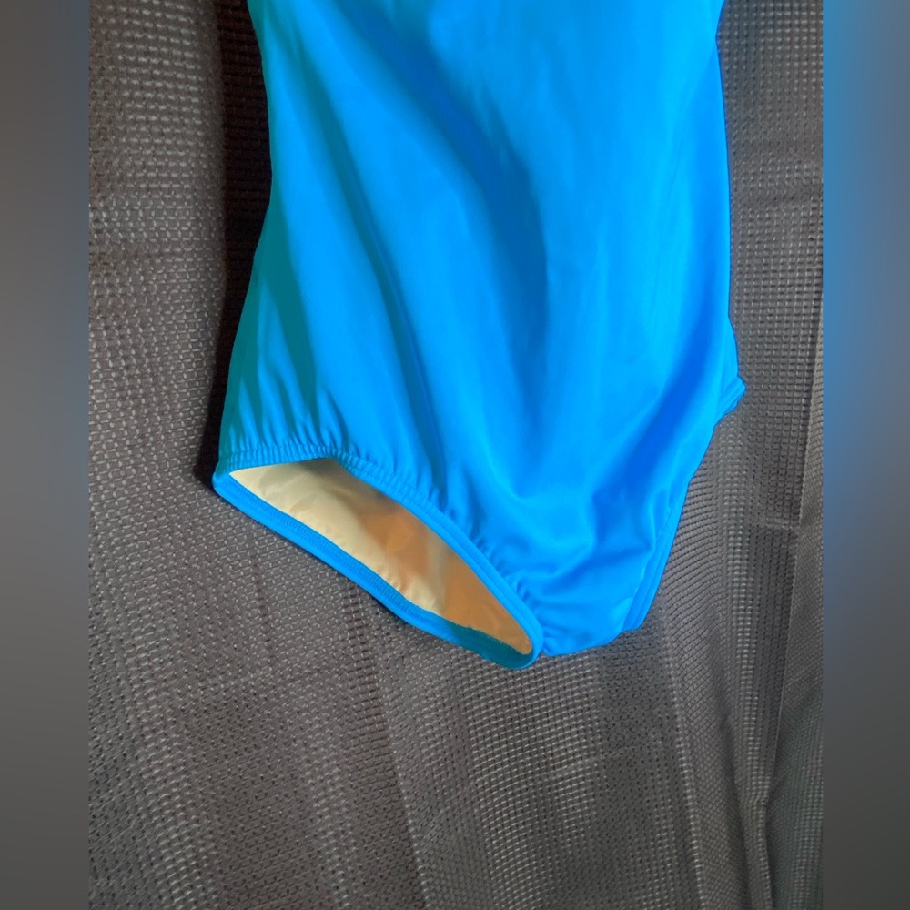 Lands End One piece Blue swimsuit. Wired bust, bunched accents. NWOT. Size 10. - Picture 4 of 11